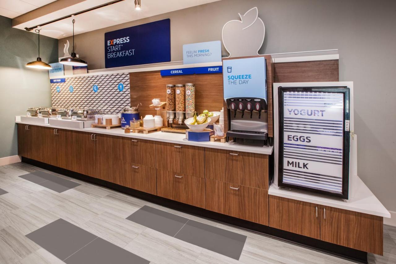 Holiday Inn Express & Suites - Stafford Nw - Sugar Land By Ihg Екстер'єр фото