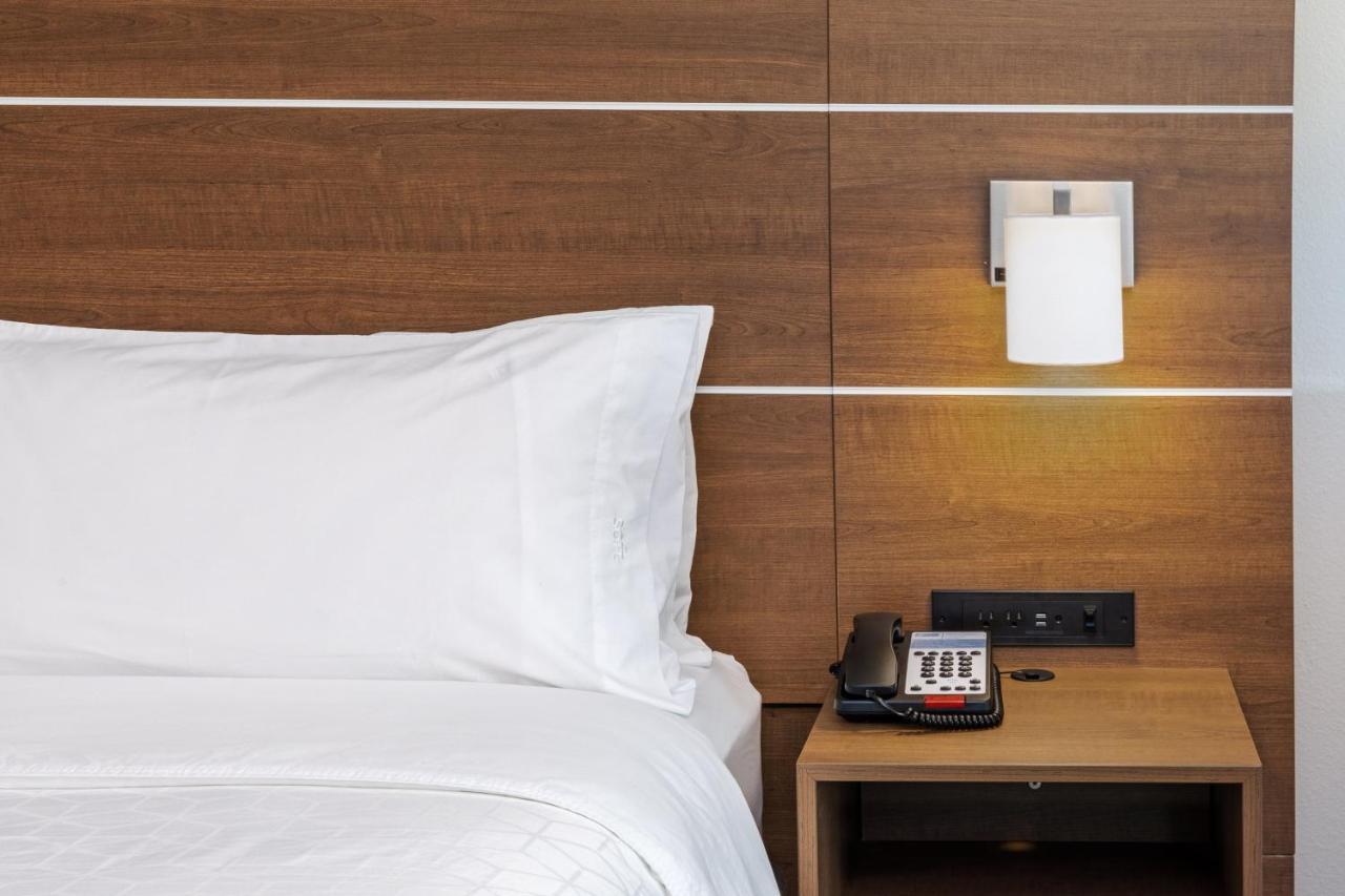 Holiday Inn Express & Suites - Stafford Nw - Sugar Land By Ihg Екстер'єр фото